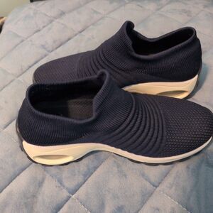 STQ Women's Slip-On Walking Shoes - Navy Blue Mesh Sneakers Size 5.5